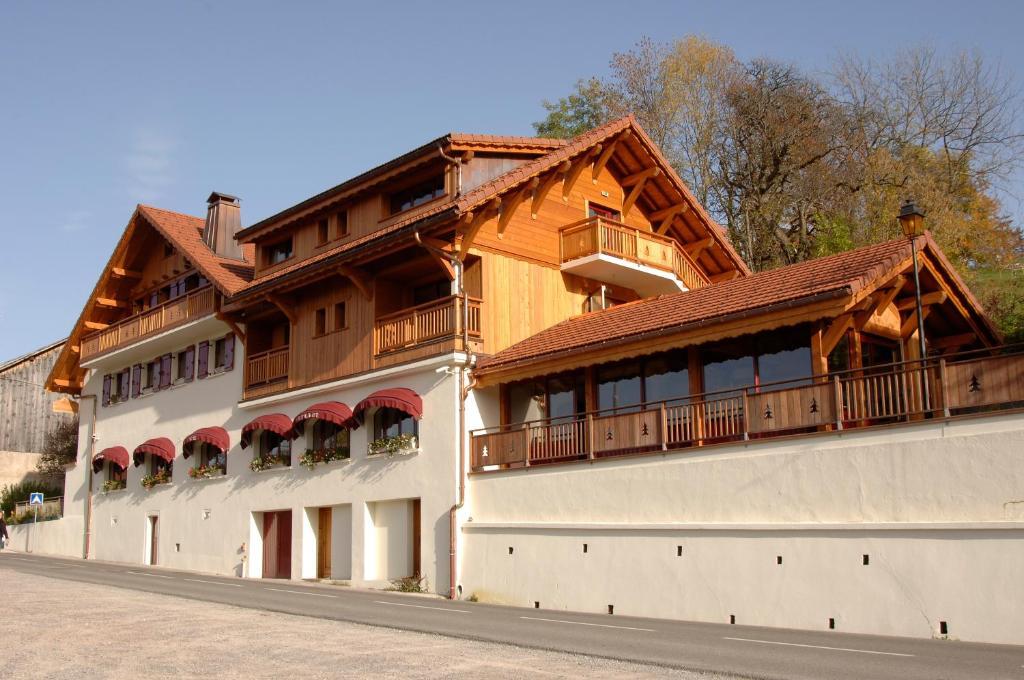 Hotel Le Jalouvre Mont-Saxonnex Exterior photo